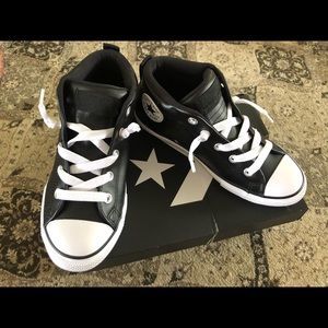 Youth Converse Leather CTAS Street Mid Size 4 NEW